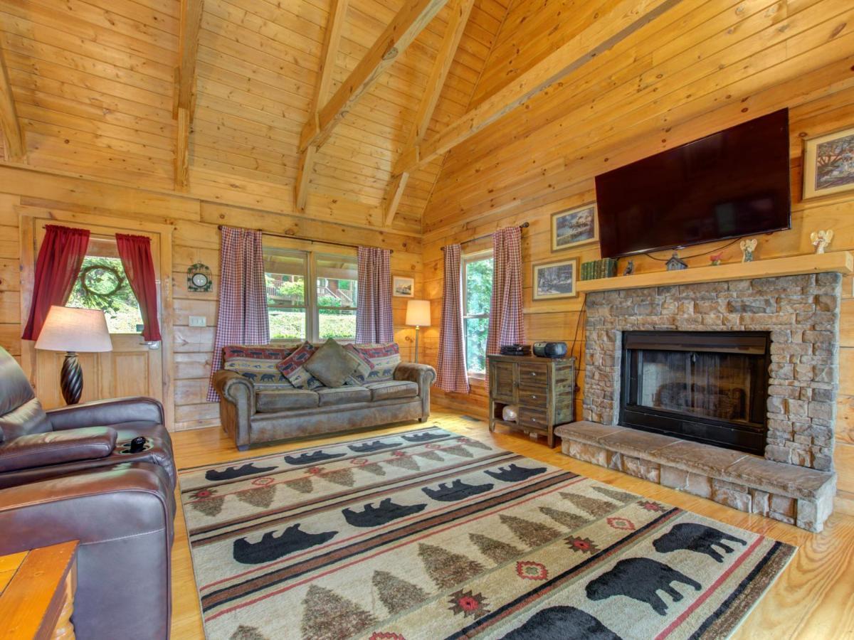 Bear Tracks, 2 Bedrooms, Hot Tub, Fireplace, Wifi, Jetted Tub, Sleeps 6 Gatlinburg Ngoại thất bức ảnh