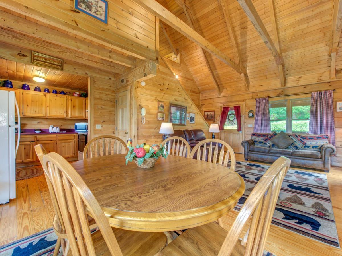 Bear Tracks, 2 Bedrooms, Hot Tub, Fireplace, Wifi, Jetted Tub, Sleeps 6 Gatlinburg Ngoại thất bức ảnh