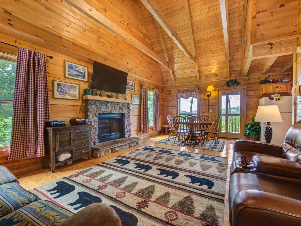 Bear Tracks, 2 Bedrooms, Hot Tub, Fireplace, Wifi, Jetted Tub, Sleeps 6 Gatlinburg Ngoại thất bức ảnh