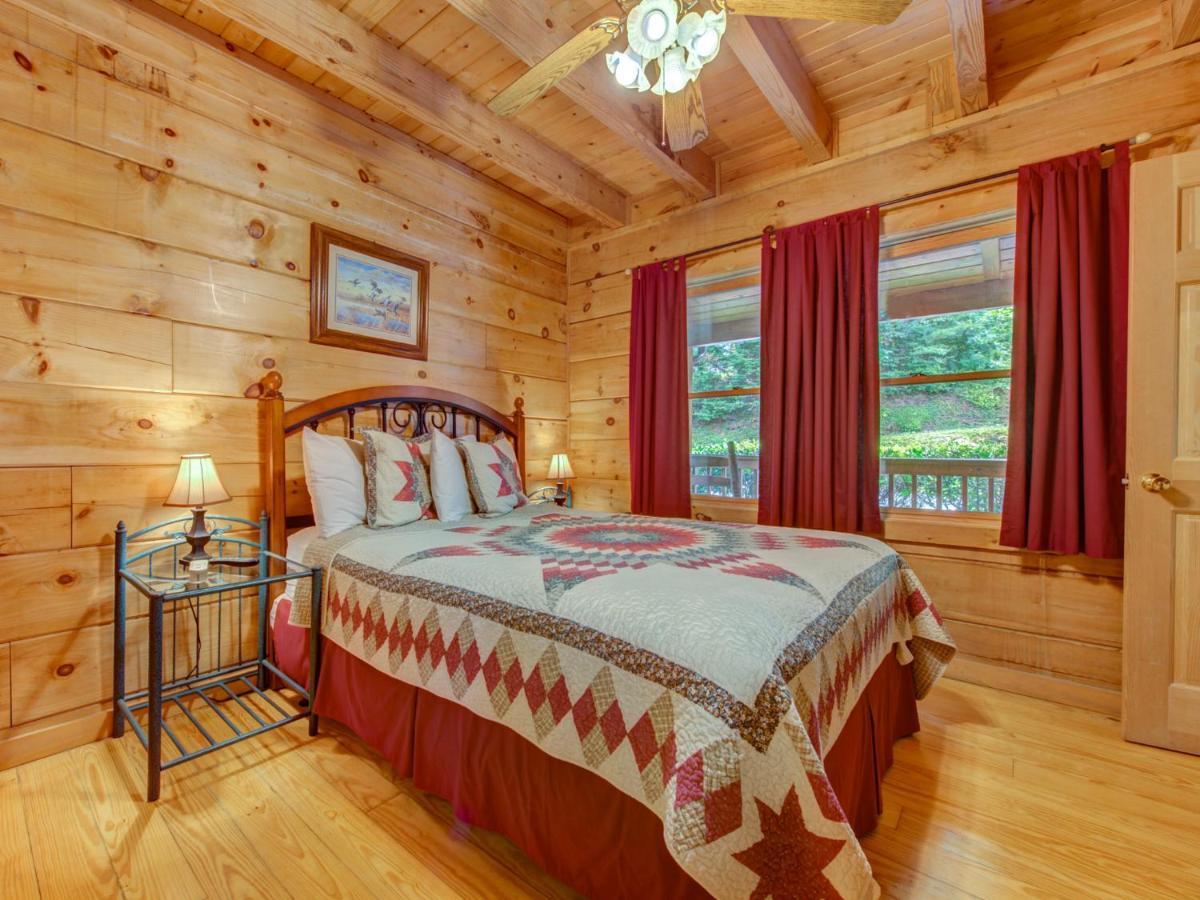 Bear Tracks, 2 Bedrooms, Hot Tub, Fireplace, Wifi, Jetted Tub, Sleeps 6 Gatlinburg Ngoại thất bức ảnh