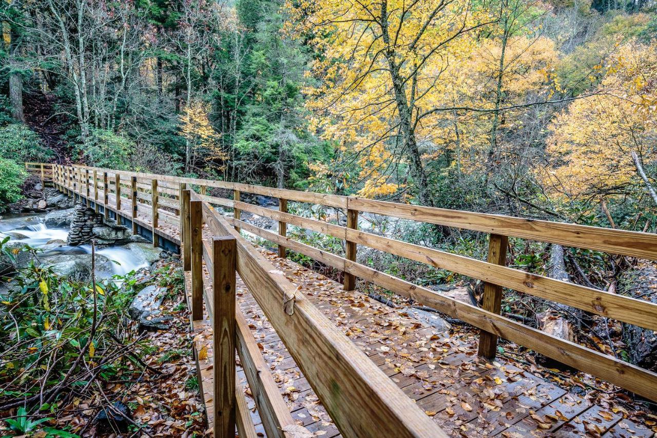 Bear Tracks, 2 Bedrooms, Hot Tub, Fireplace, Wifi, Jetted Tub, Sleeps 6 Gatlinburg Ngoại thất bức ảnh
